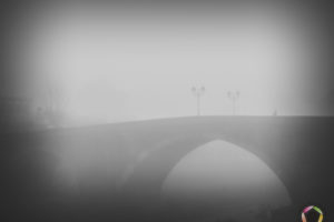 nebbia e neve sul ponte del duomo 2018 a pescia