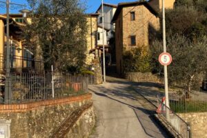 Monte a Pescia percorsi storici Birindelli mulattiera Barignano Monte a Pescia